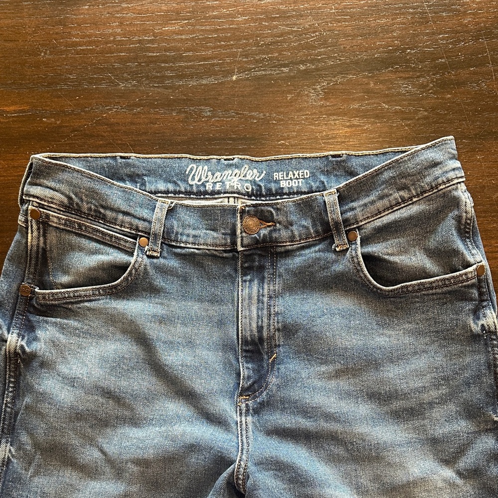 Wrangler Men's Relaxed Fit Jeans in Dark Blue